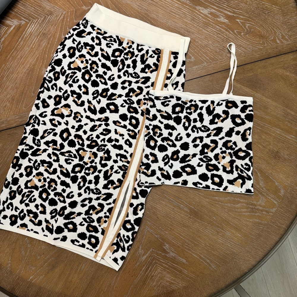 MINKPINK City Cat Two Piece Leopard Print Knit Set